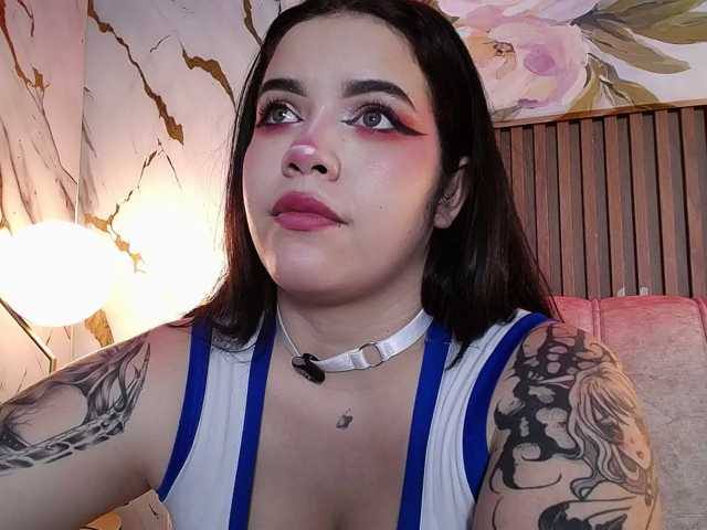 Annybutty live cam on BongaCams