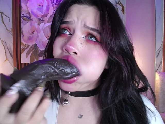 Annybutty live cam on BongaCams