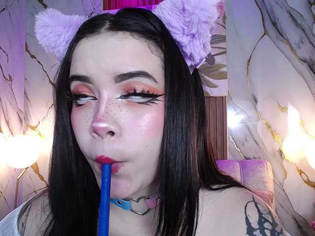 Annybutty live cam on BongaCams