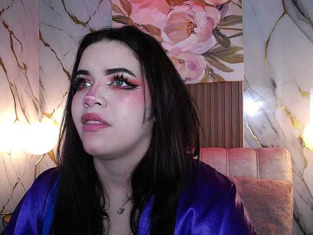 Annybutty live cam on BongaCams