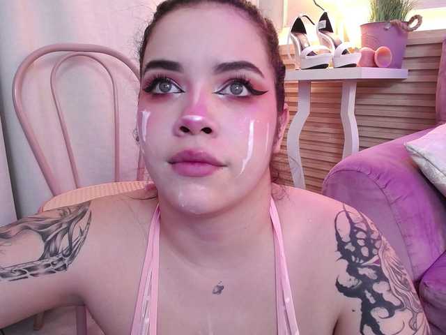 Annybutty live cam on BongaCams