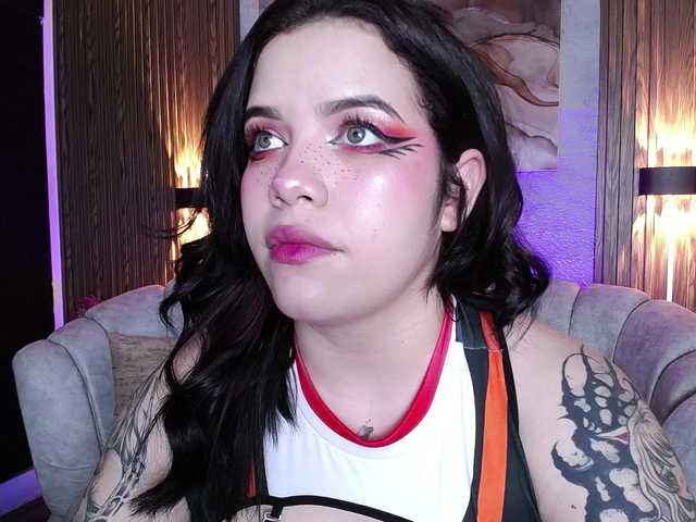 Annybutty live cam on BongaCams
