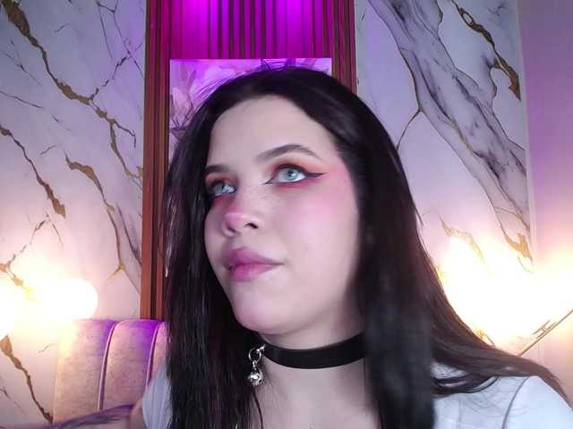 Annybutty live cam on BongaCams