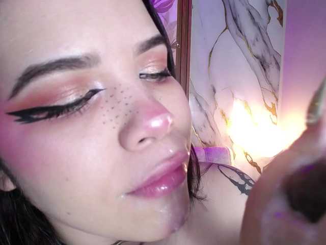 Annybutty live cam on BongaCams
