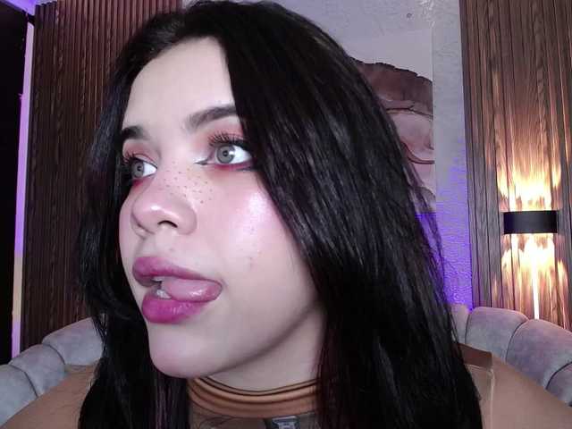 Annybutty live webcam show