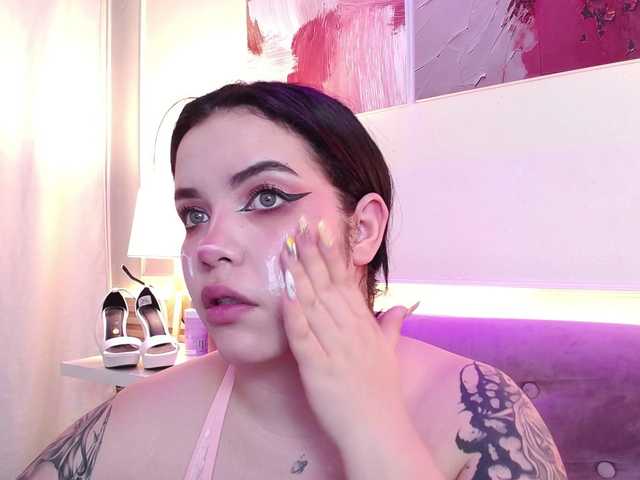 Annybutty live cam on BongaCams
