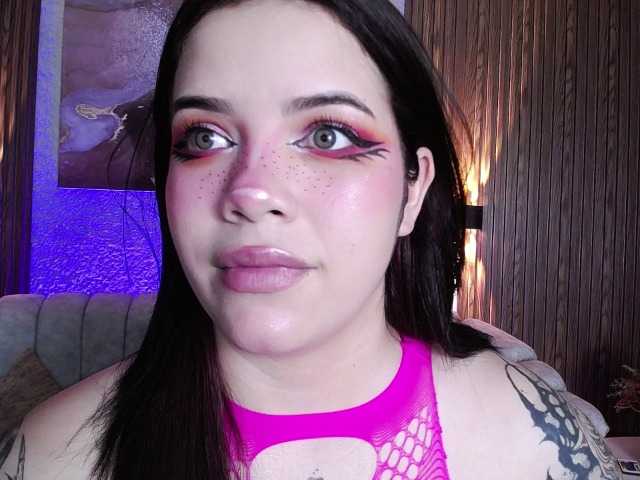 Annybutty live cam on BongaCams