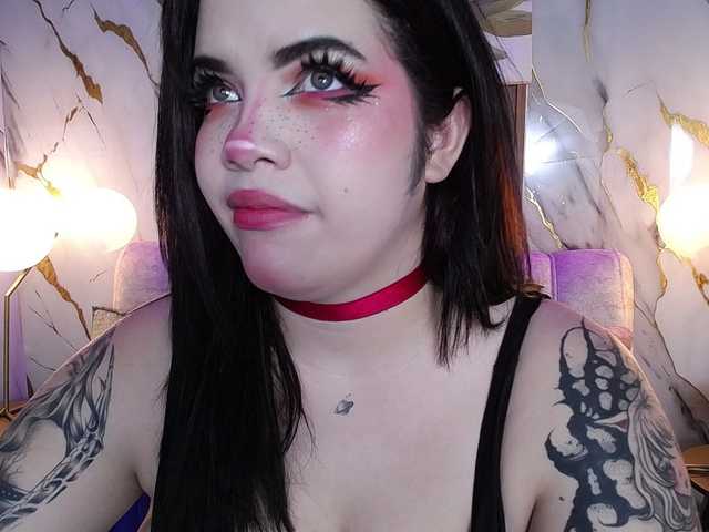 Annybutty live cam on BongaCams