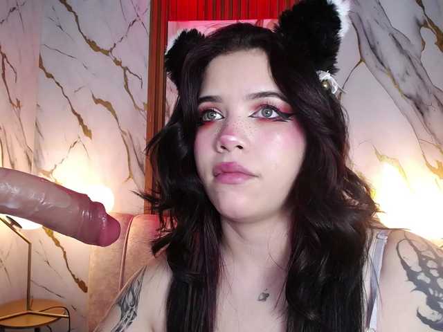 Annybutty live cam on BongaCams
