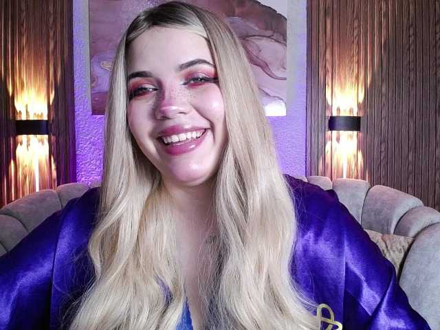 Annybutty live cam on BongaCams
