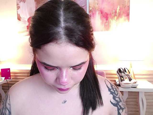 Annybutty live cam on BongaCams