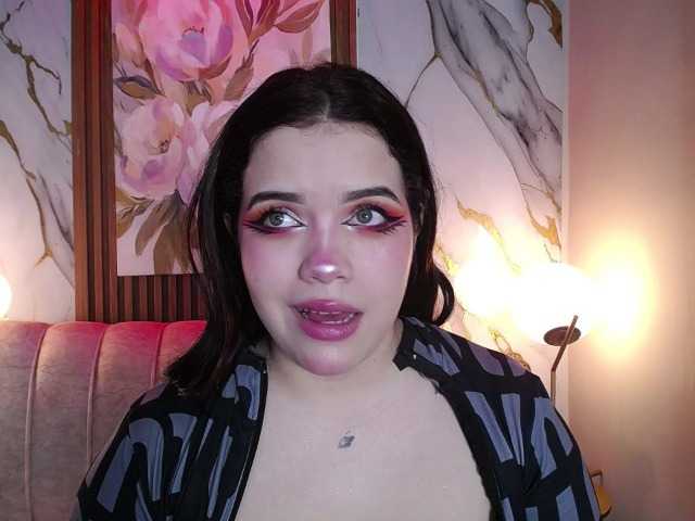 Annybutty live cam on BongaCams