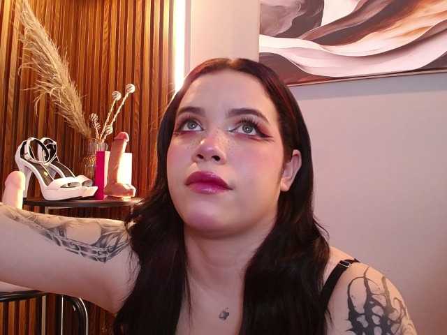 Annybutty live cam on BongaCams