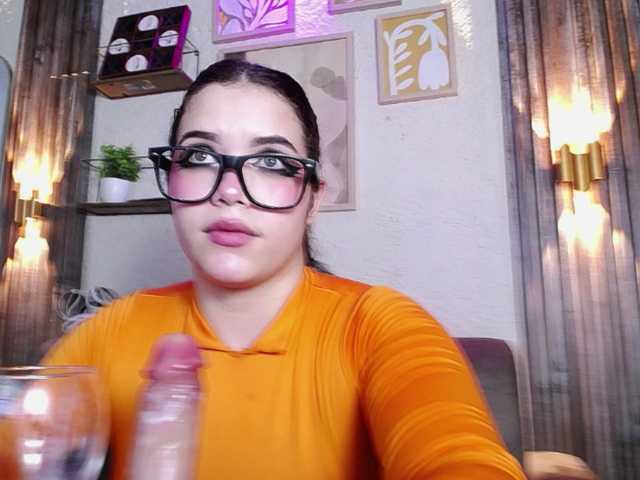 Annybutty live cam on BongaCams