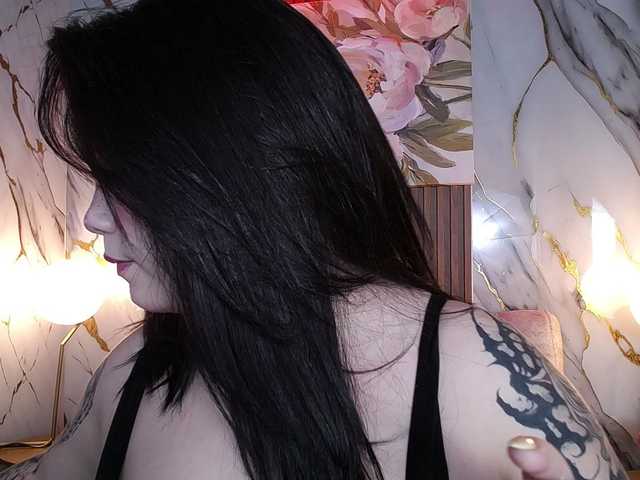 Annybutty live cam on BongaCams