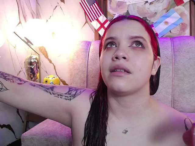 Annybutty live cam on BongaCams