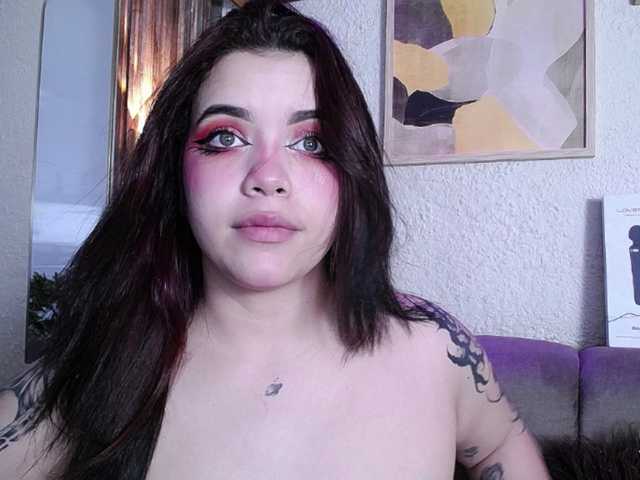 Annybutty live cam on BongaCams