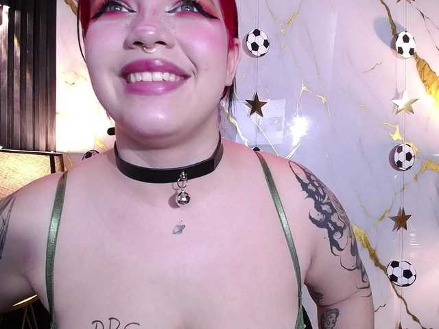 Annybutty live cam on BongaCams