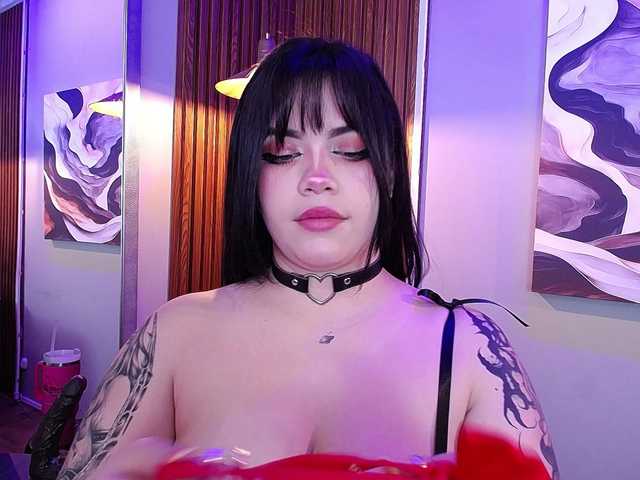 Annybutty live cam on BongaCams