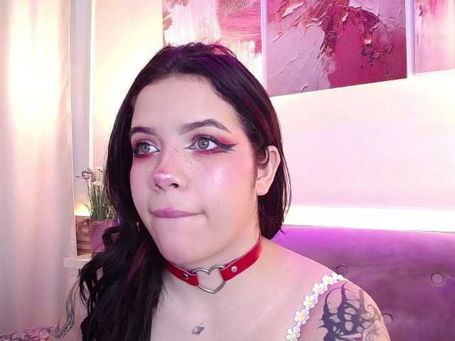 Annybutty live cam on BongaCams
