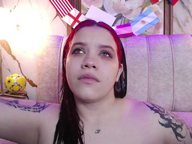 Annybutty live cam on BongaCams