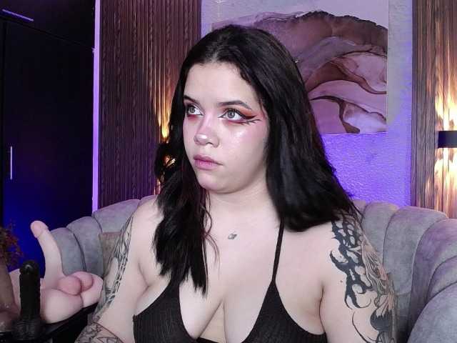 Annybutty live cam on BongaCams