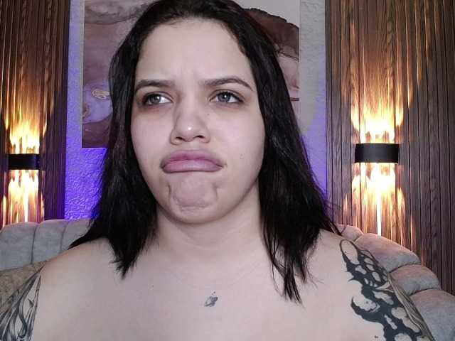 Annybutty live cam on BongaCams