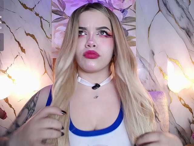Annybutty live cam on BongaCams