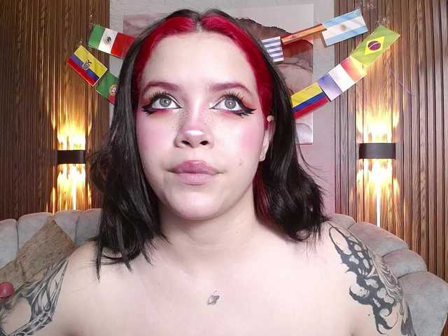 Annybutty live cam on BongaCams