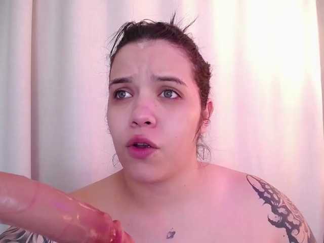 Annybutty live cam on BongaCams