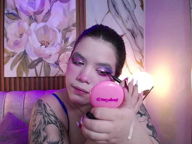 Annybutty live cam on BongaCams