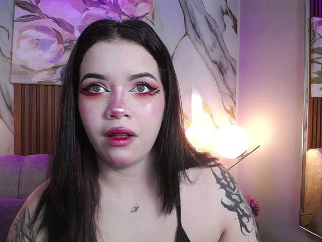 Annybutty live cam on BongaCams