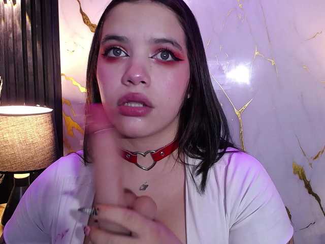 Annybutty live cam on BongaCams