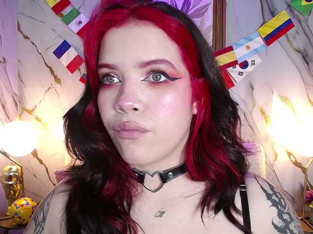 Annybutty live cam on BongaCams