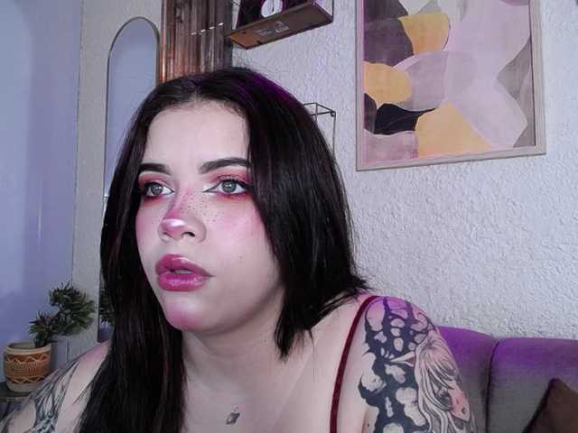 Annybutty live cam on BongaCams
