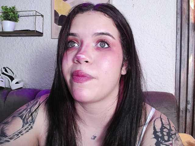 Annybutty live cam on BongaCams