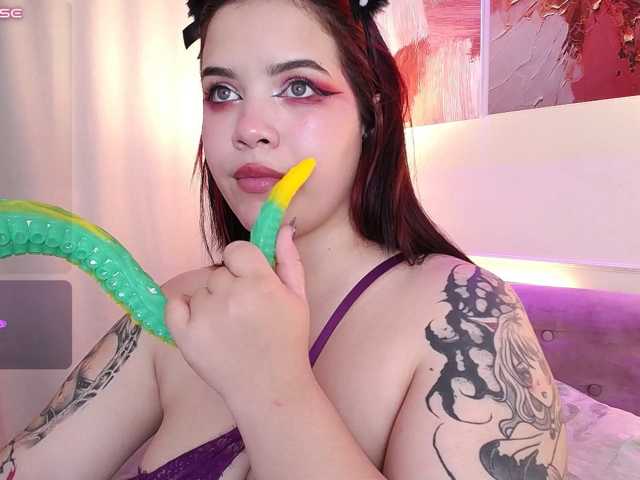 Annybutty live cam on BongaCams