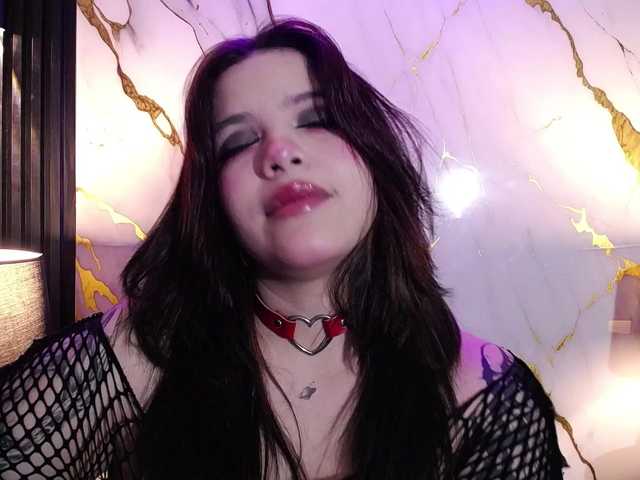Annybutty live cam on BongaCams