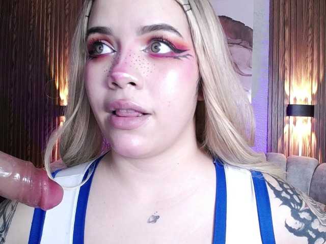 Annybutty live cam on BongaCams