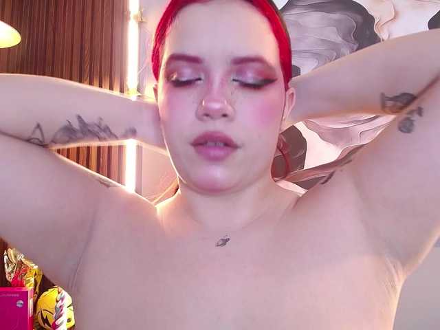 Annybutty live cam on BongaCams