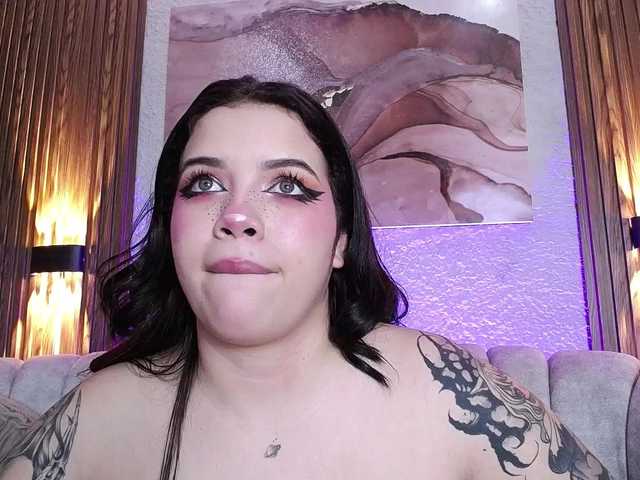 Annybutty live webcam show