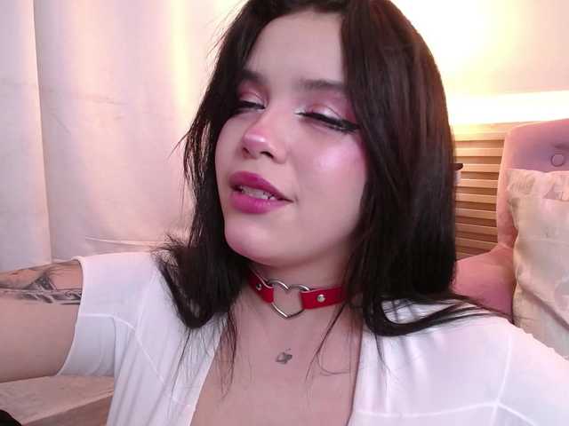 Annybutty's BongaCams show and profile