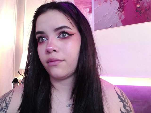 Annybutty live cam on BongaCams