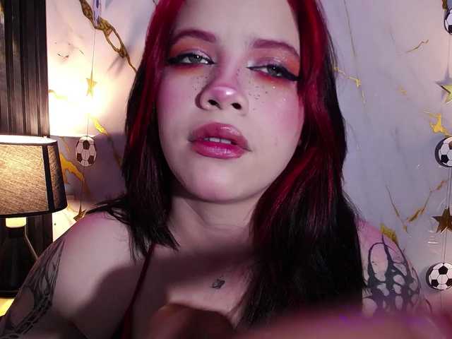Annybutty live cam on BongaCams