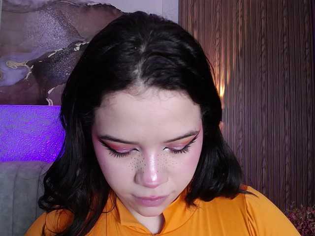 Annybutty live cam on BongaCams