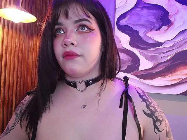 Annybutty live cam on BongaCams