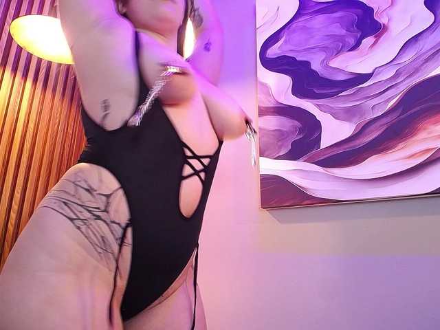 Annybutty live cam on BongaCams