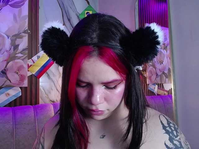 Annybutty live cam on BongaCams