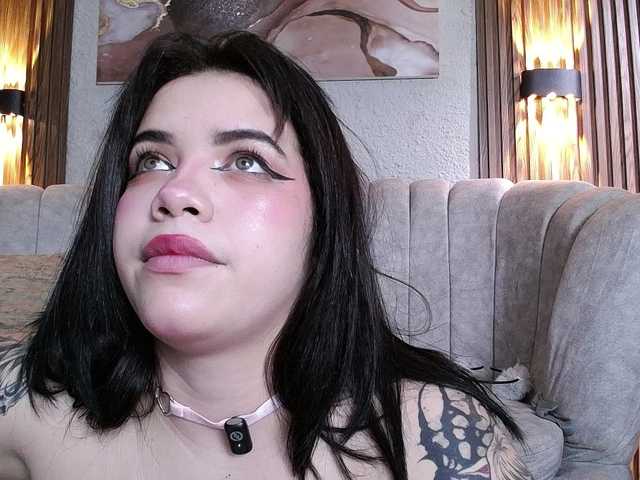 Annybutty live cam on BongaCams
