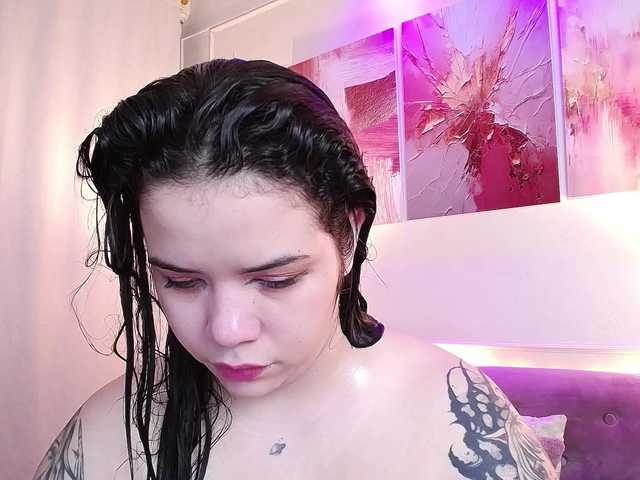 Annybutty live cam on BongaCams